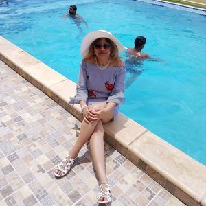 Meet your Posher, Vida